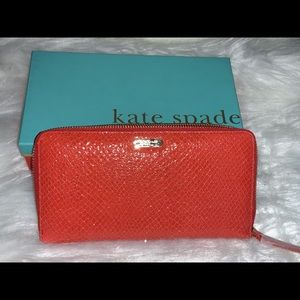 KATE SPADE - MODERN RED-CHERRY HILL - WALLET- VALENTINES DAY- NWT
